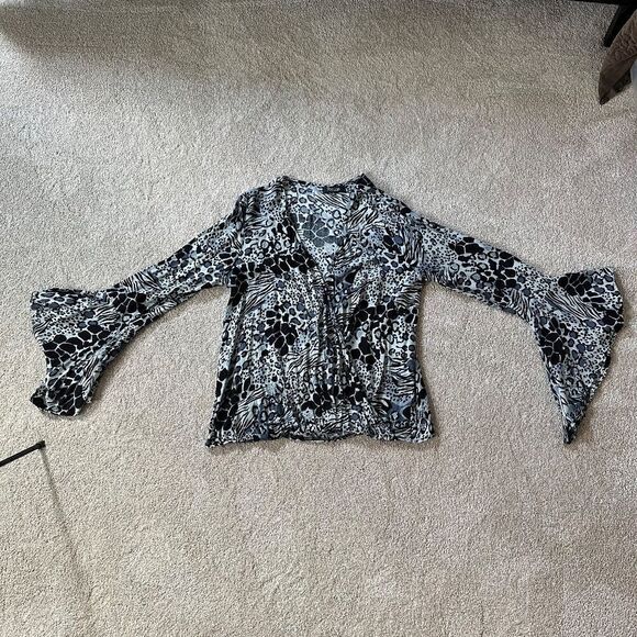 Papillon Surplise French Front Tuck Blouse With Bohemian Sleeves - Picture 6 of 11